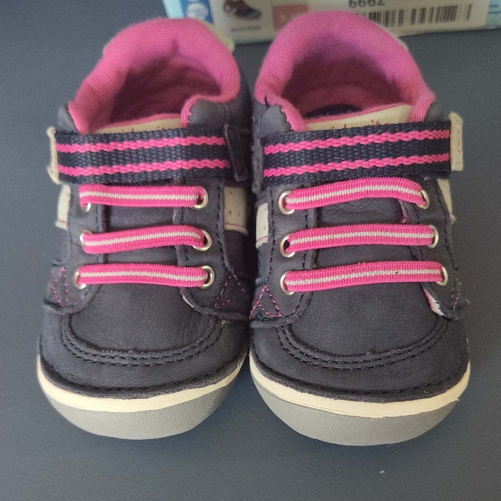 Stride Rite Baby Walking Shoes with Pink Accents In Box 3.5W